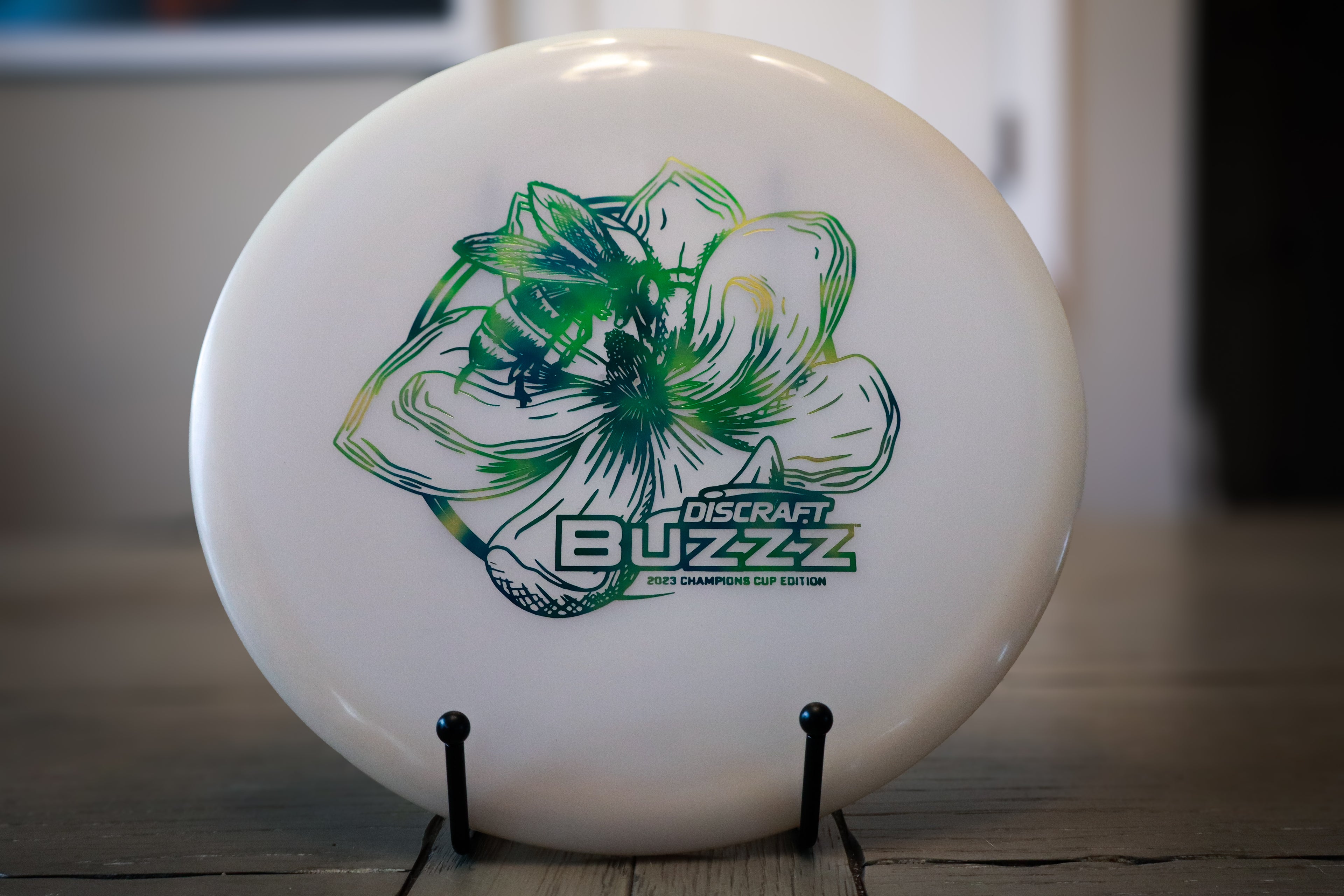 Discraft Buzzz UV Color Shifting (used)